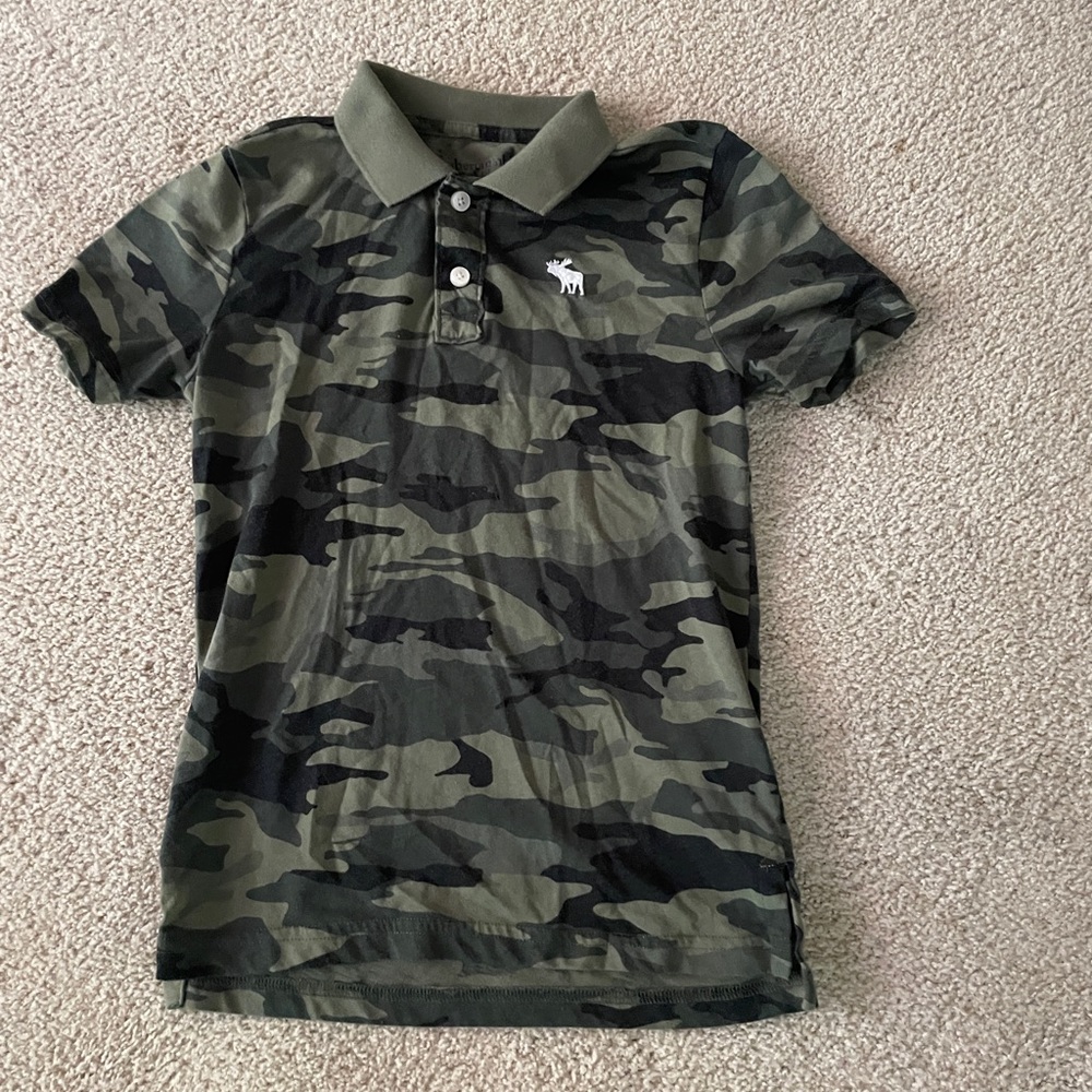 Abercrombie camo polo shirt boys size 9/10